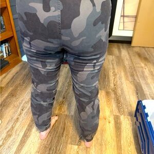 Hollister Ultra High-Rise Skinny Jogger - Black